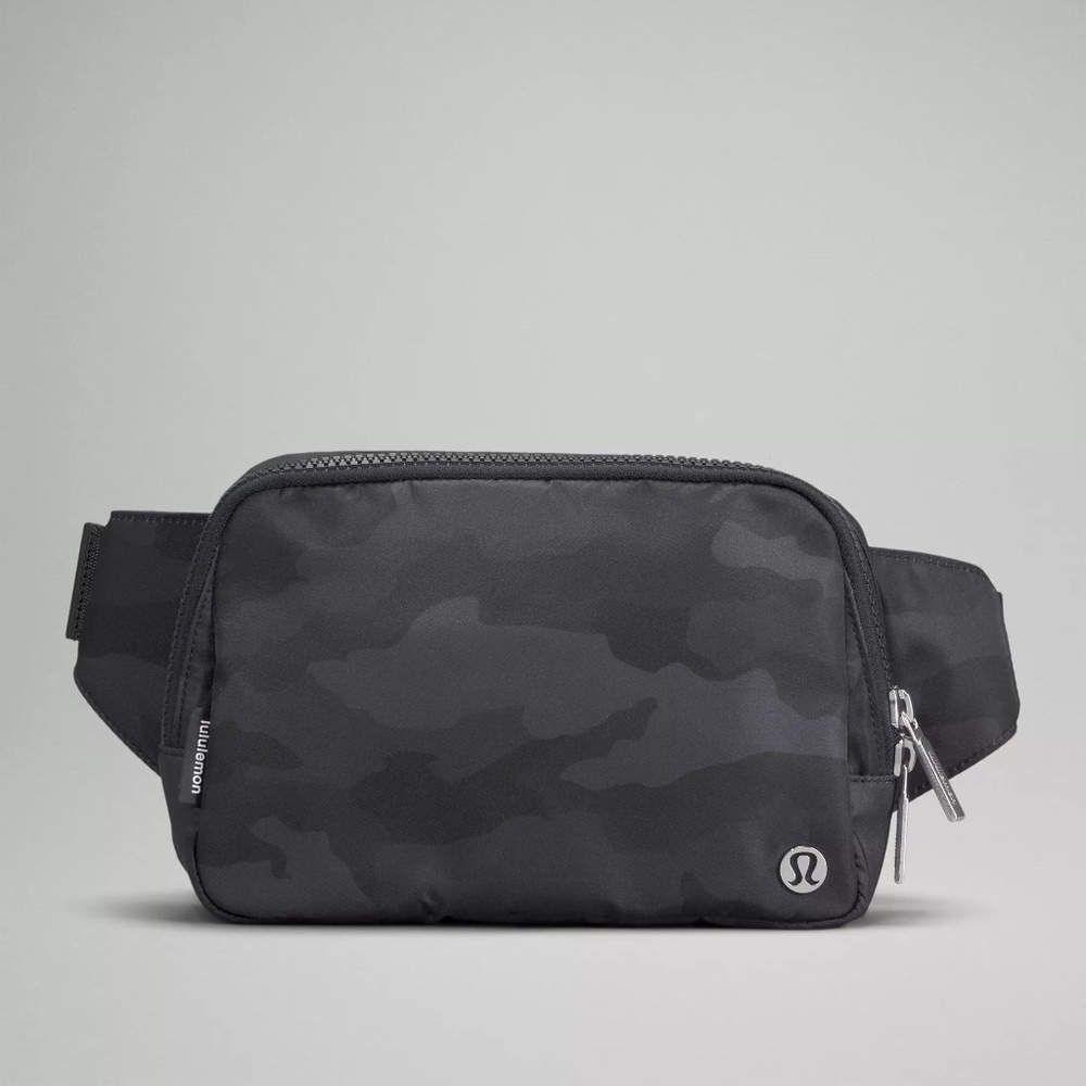 Lululemon Everywhere Belt Bag Large 2L in Heritage 365 Camo Deep Coal Multi